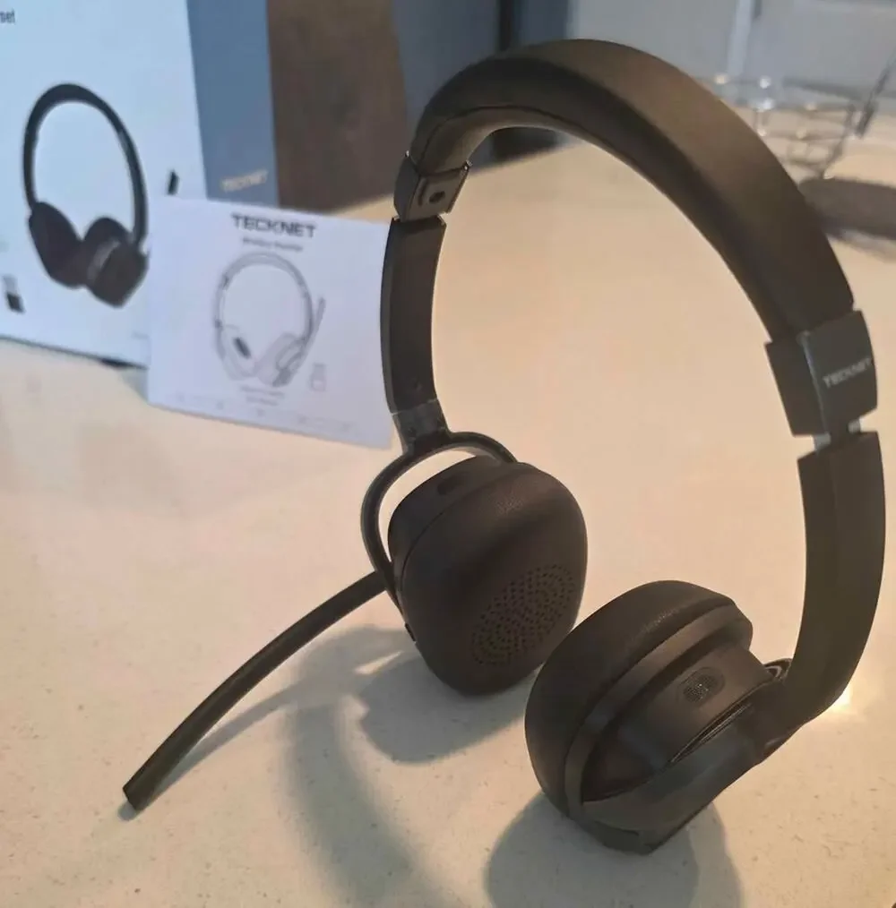 Wireless Headset with Microphone